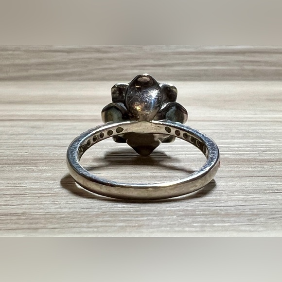 Designer JOY Sterling Silver Gray Quartz Flower Cocktail Ring, Size 7, 5.5g - Picture 4 of 11